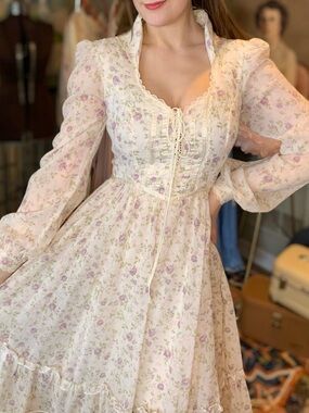 Vintage gunne sax Floral Lace-Up